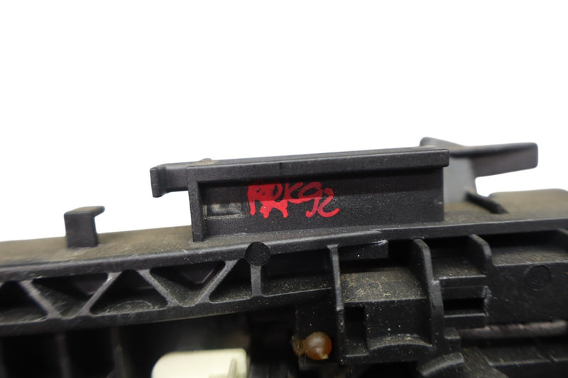 Load image into Gallery viewer, 06-16 Mercedes W212 E350 E550 Front Right Side Exterior Door Handle Oem
