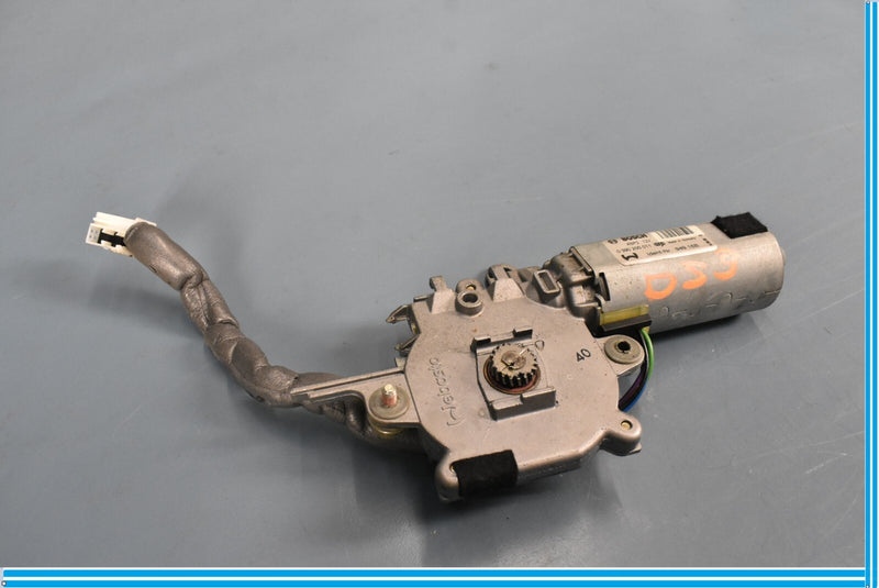 Load image into Gallery viewer, 01-11 Mercedes E320 C240 CLS550 CLS55 W219 Sunroof Sun Roof Motor Oem