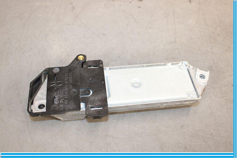 Load image into Gallery viewer, 09-15 BMW 750Li F01 F02 Front Right Side Seatbelt Retractor Module Oem