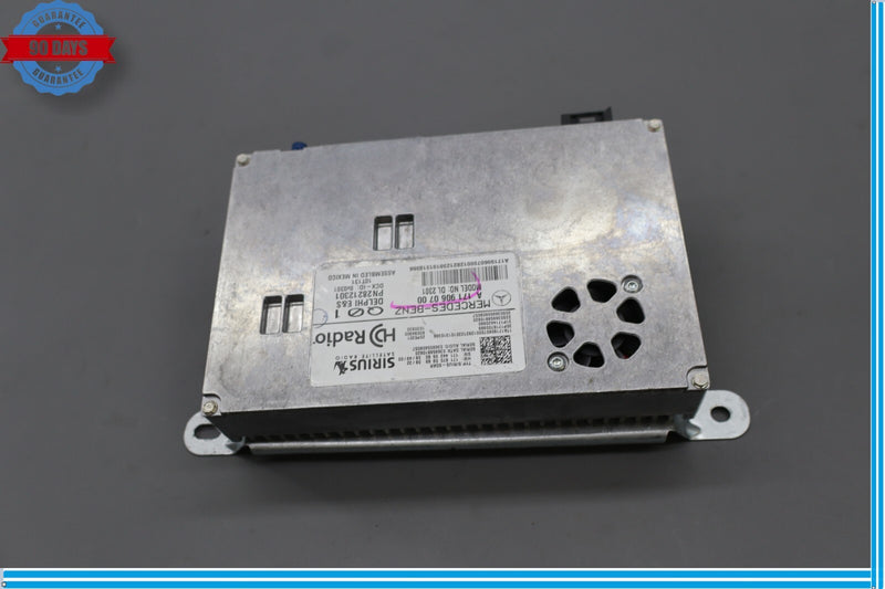 Load image into Gallery viewer, 09-13 Mercedes GL550 GL450 Sirius Satellite Radio Receiver 1719060700 Oem