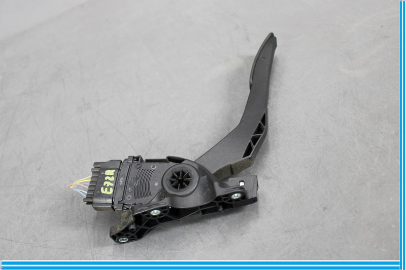 Load image into Gallery viewer, 09-15 Jaguar X250 XF XFR Gas Accelerator Pedal W/Pad 9X239F832AA Oem