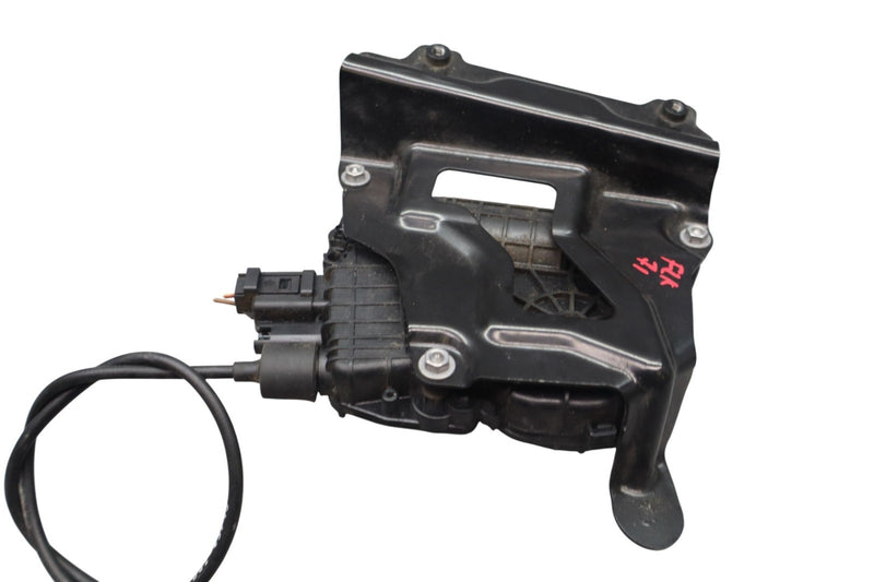 Load image into Gallery viewer, 10-17 BMW 535i GT F07 Front Left Driver Side Door Soft Close Actuator Oem