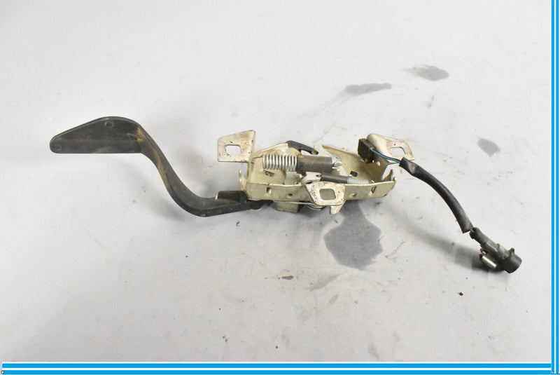 Load image into Gallery viewer, 03-12 Maserati Quattroporte Front Hood Lock Latch Assembly Oem