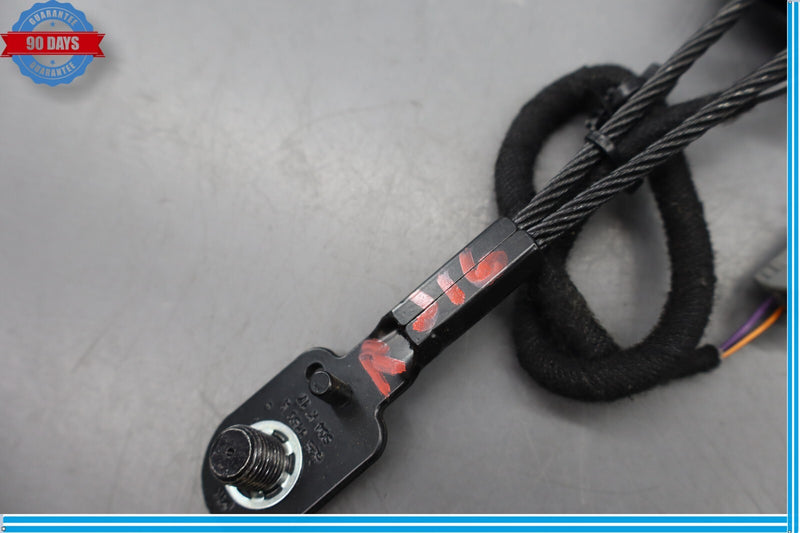 Load image into Gallery viewer, 14-22 Maserati Ghibli S M157 Front Right Side Seat Belt Seatbelt Buckle Oem