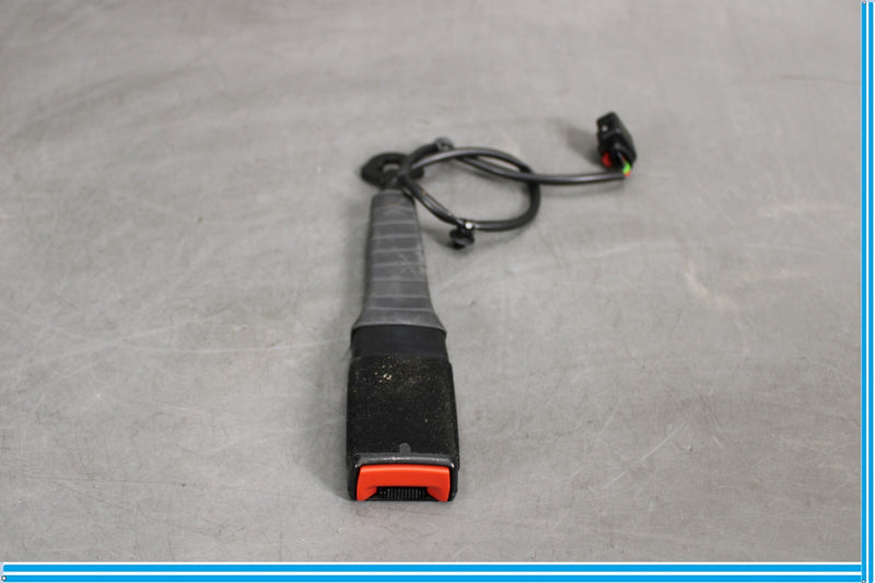 Load image into Gallery viewer, 11-18 Porsche Cayenne Front Right Passenger Side Seatbelt Seat Belt Buckle Oem