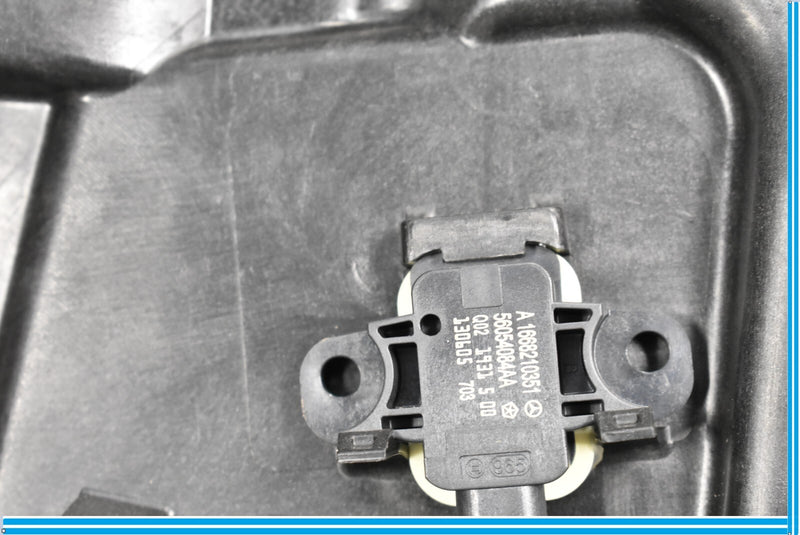 Load image into Gallery viewer, 14-19 Mercedes W117 CLA250 Front Right Passenger Door Carrier Module Oem