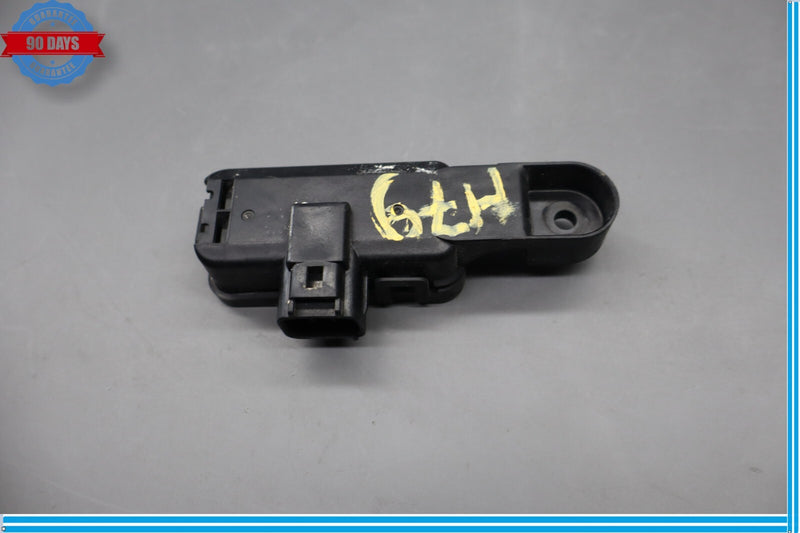 Load image into Gallery viewer, 10-18 Jaguar XJ XJL Smog Emission Control Sensor Unit 013650-0010 Oem