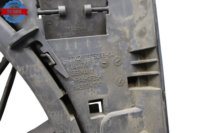 Load image into Gallery viewer, 10-19 BMW 740i 740Li 750i Engine Radiator Cooling Fan Shroud Motor Assembly Oem