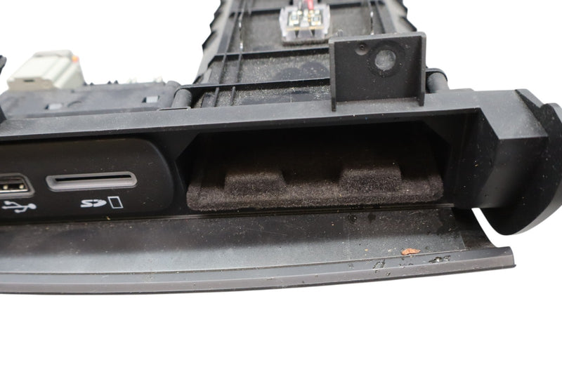 Load image into Gallery viewer, 14-19 Maserati Ghibli Dash AUX USB Phone Storage Box Compartment 670066186 Oem