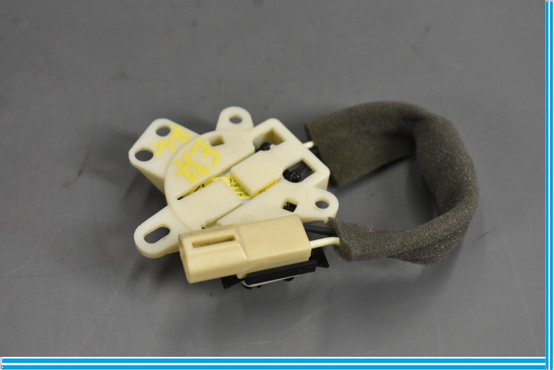 Load image into Gallery viewer, 09-15 Jaguar XF XFR Rear Left Driver Side Door Tweeter Speaker Oem