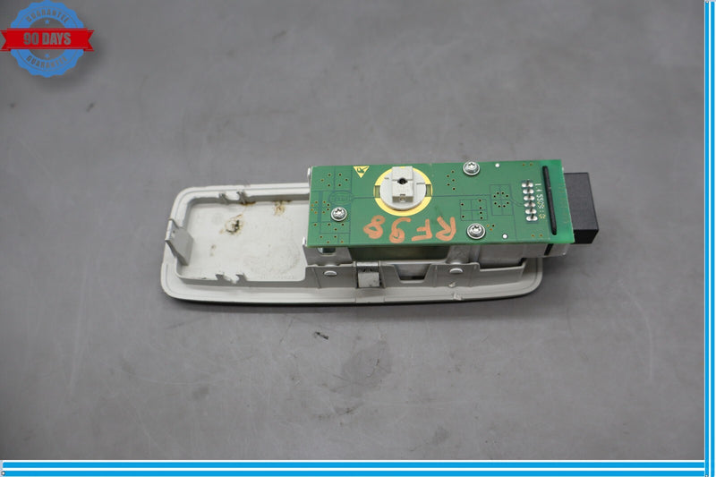 Load image into Gallery viewer, 11-14 Volkswagen VW Touareg Rear Right Passenger Side Interior Dome Light Oem