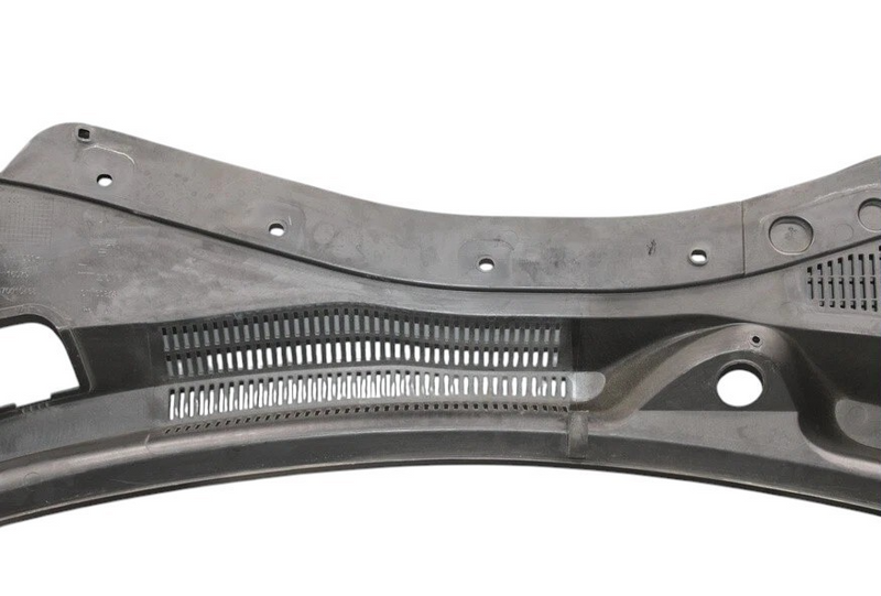 Load image into Gallery viewer, 14-21 Maserati Quattroporte Front Windshield Wiper Cowl Vent Cover Panel Oem
