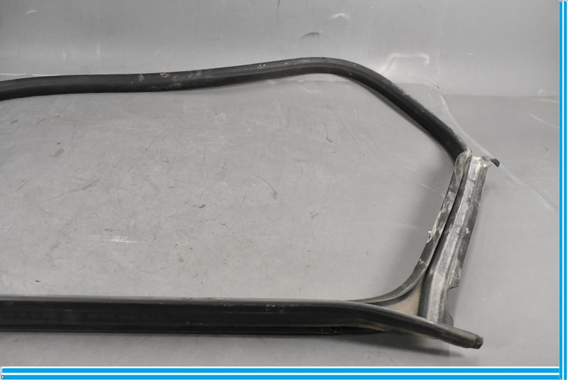 Load image into Gallery viewer, 14-21 Maserati Quattroporte Front Right Passenger Door Opening Weather Strip Oem