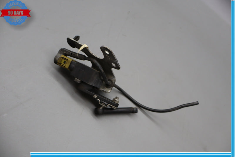 Load image into Gallery viewer, 07-14 Mercedes W204 C250 C350 Height Level Sensor Module Oem