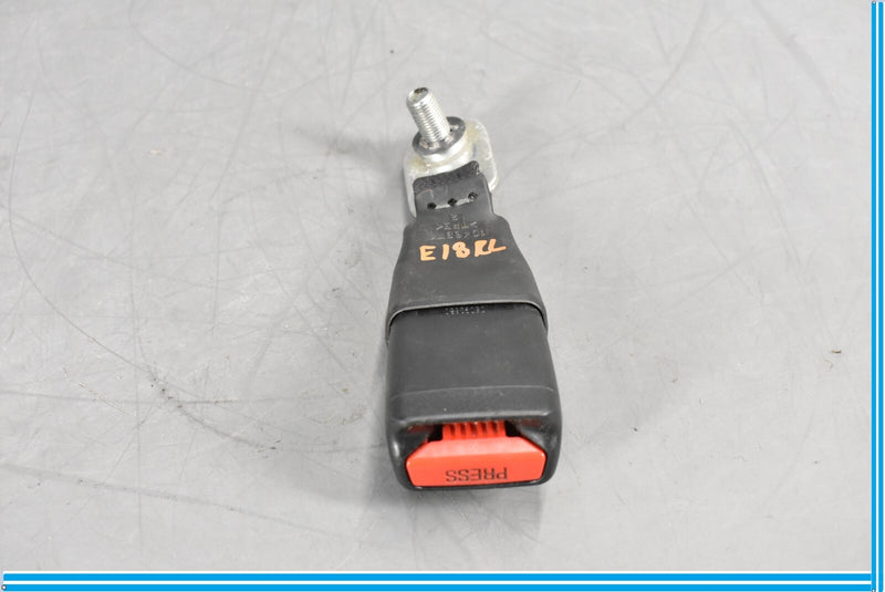 Load image into Gallery viewer, 07-12 Lexus LS460 Rear Left Driver Side Center Seat Belt Buckle 1046971 Oem