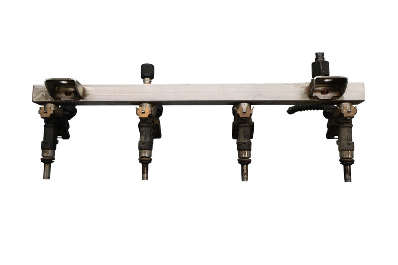 Load image into Gallery viewer, 03-19 Maserati Quattroporte M139 Left Side Fuel Injector Rail With Injector Oem