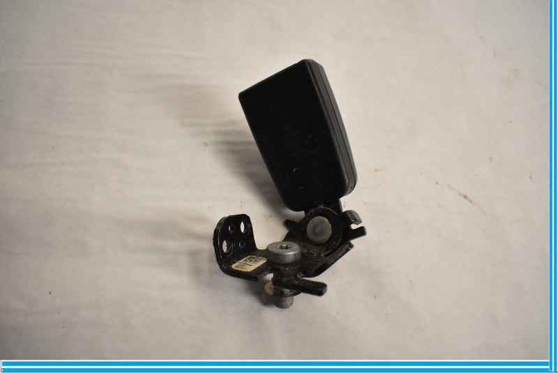 Load image into Gallery viewer, 15-20 Mercedes C300 W205 Rear Left Driver Seat Belt Buckle Black Oem