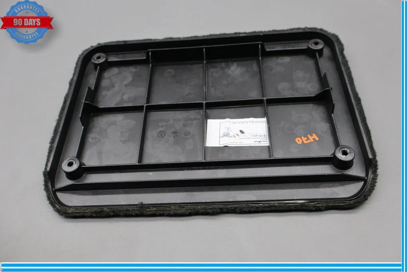 Load image into Gallery viewer, 14-19 Maserati Quattroporte Front Right Side Floor Carpet Panel Trim Cover Oem