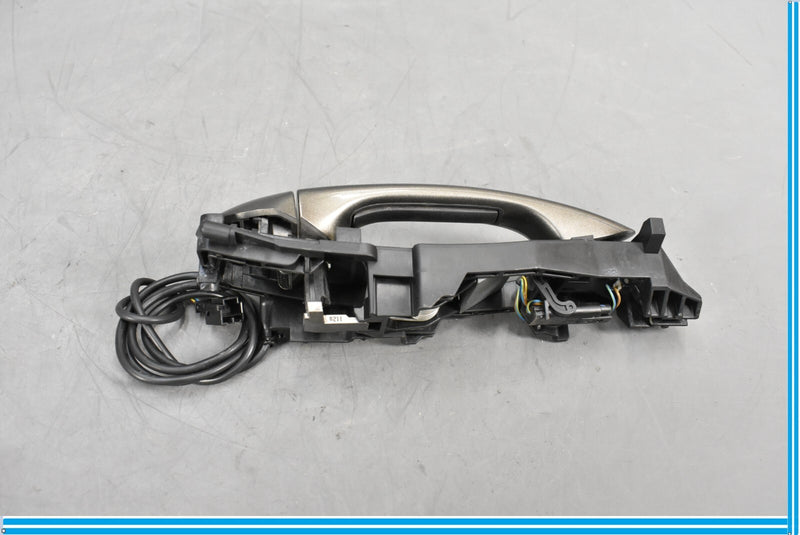 Load image into Gallery viewer, 06-11 Mercedes W219 CLS550 Front Right Passenger Exterior Door Lock Handle Oem
