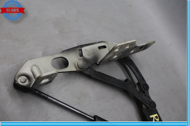 Load image into Gallery viewer, 03-12 Mercedes R230 SL500 Right Side Hood Hinge Support Bracket Oem