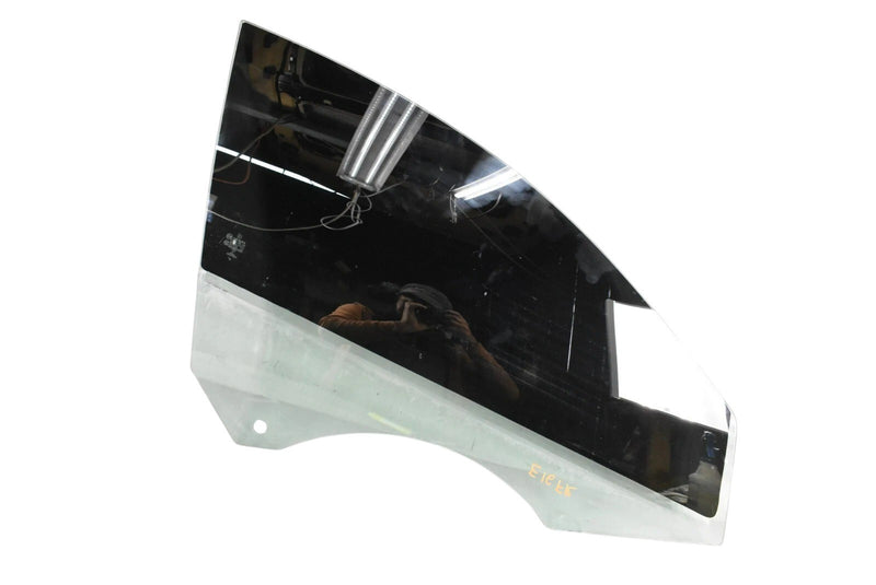 Load image into Gallery viewer, 14-18 Mercedes CLA250 Front Right Passenger Side Door Window Auto Glass Oem