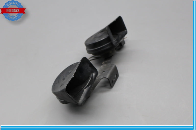 Load image into Gallery viewer, 14-24 Jaguar X152 F-Type Horn Alarm Signal Pair Set W/ Bracket Black Oem