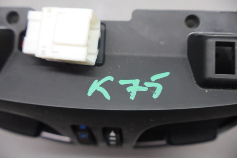 Load image into Gallery viewer, 15-20 Hyundai Genesis G80 Rear Center Console AC Air Vent Trim Grille Oem