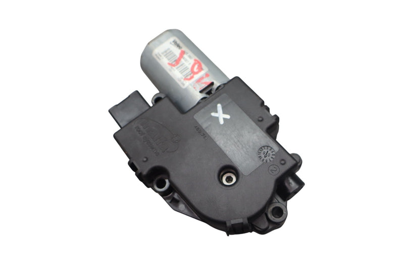 Load image into Gallery viewer, 08-14 Mercedes C300 W204 Sedan Sunroof Sun Roof Motor 2048200808 Oem