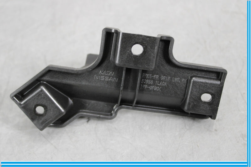 Load image into Gallery viewer, 11-17 Infiniti QX56 QX80 Front Right Side Door Pull Handle Bracket Oem