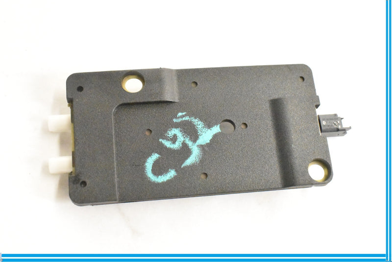 Load image into Gallery viewer, 03-06 MERCEDES W211 E500 E320 ANTENNA SIGNAL BOOSTER AMPLIFIER MODULE 2118208689