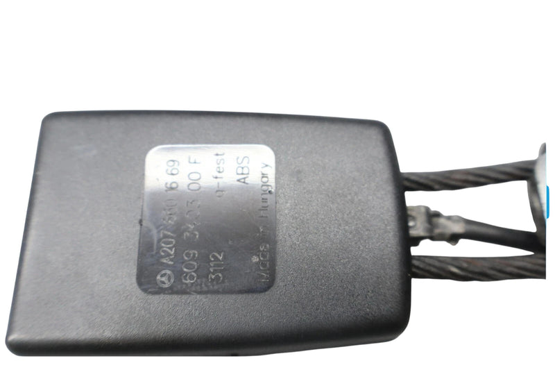 Load image into Gallery viewer, 10-17 Mercedes W204 C250 E350 E550 Front Right Side Seat Belt Buckle Black OEM
