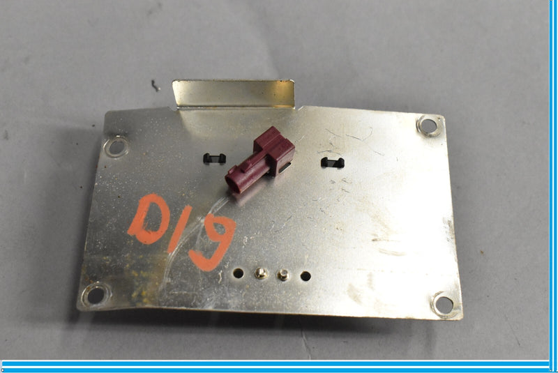 Load image into Gallery viewer, 06-12 Bentley Continental Phone Radio Antenna Module 8H0035503 Oem