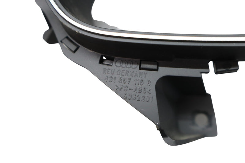 Load image into Gallery viewer, 12-18 Audi A7 A7 Quattro Instrument Cluster Speedometer Trim Cover Panel Oem