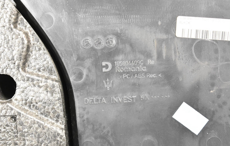 Load image into Gallery viewer, 14-19 Maserati Ghibli Front Right Side Door Panel Trim Cover 105804409 Oem