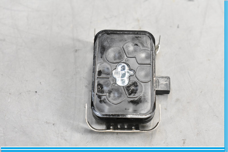 Load image into Gallery viewer, 03-12 Maserati Quattroporte M139 Windshield Rain & Light Sensor 1397212 Oem