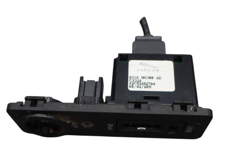 Load image into Gallery viewer, 09-15 Jaguar X250 XF XFR Front Console USB AUX iPod Plug Connection Port Oem