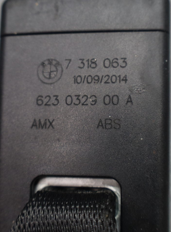 Load image into Gallery viewer, 14-18 BMW X5 F15 Rear Center Seat Belt Buckle / Receiver 7318063 Oem