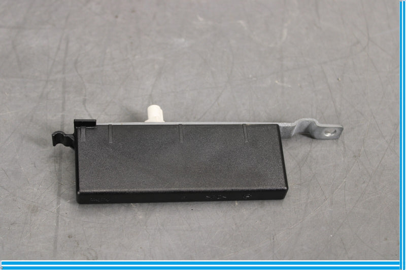 Load image into Gallery viewer, 11-18 Porsche Cayenne Rear Left Antenna Amplifier Booster Module Oem