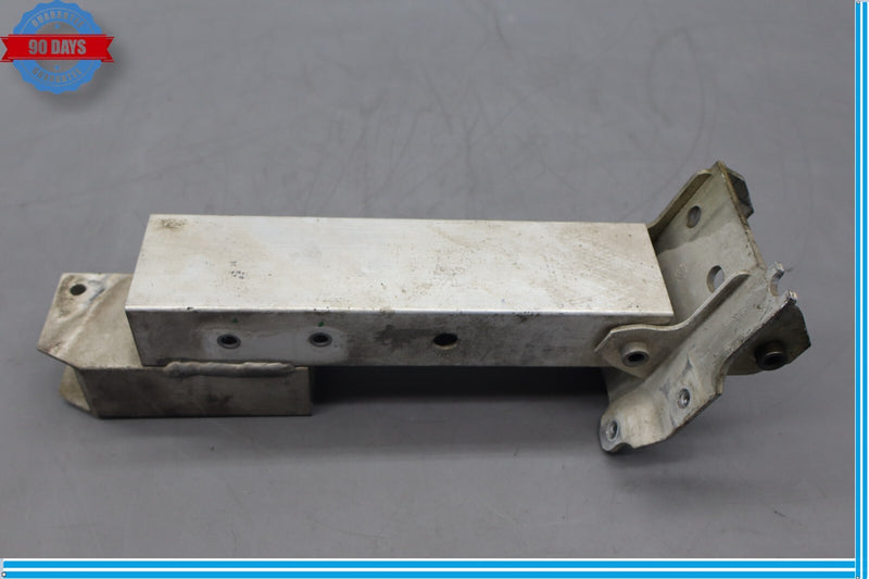 Load image into Gallery viewer, 09-15 BMW 750i 750Li Front Bumper Right Side Reinforcement Bracket Oem