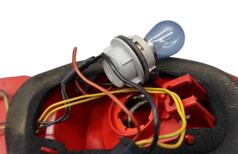 Load image into Gallery viewer, 07-09 Audi Q7 4L Rear Right Passenger Side Tail Light Lamp 4L0945094A Oem