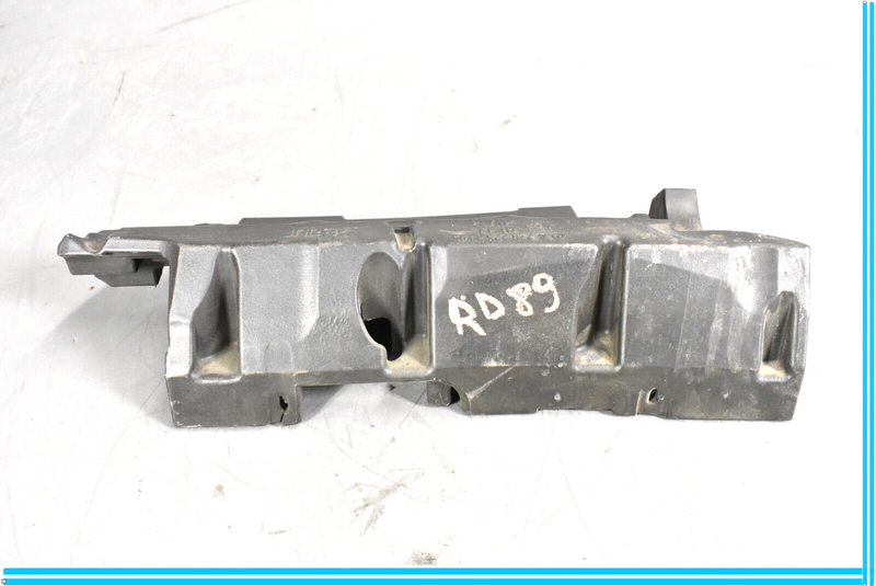Load image into Gallery viewer, 11-20 Mercedes W218 CLS550 SL550 Right Passenger Side Air Cleaner Insulator Oem