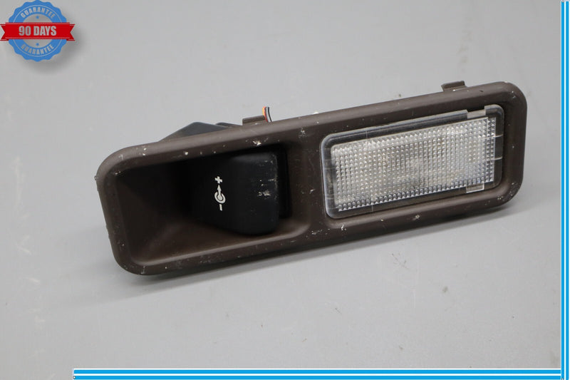 Load image into Gallery viewer, 06-12 Land Rover Rover Range Rover HSE Trunk Power Outlet Interior Light Oem