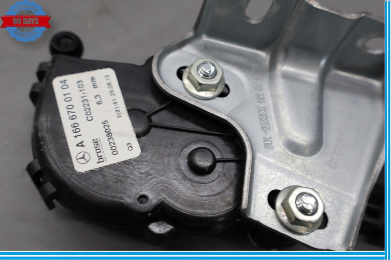 Load image into Gallery viewer, 13-16 Mercedes X166 GL450 GL550 Rear Right Quarter Window Regulator Motor Oem