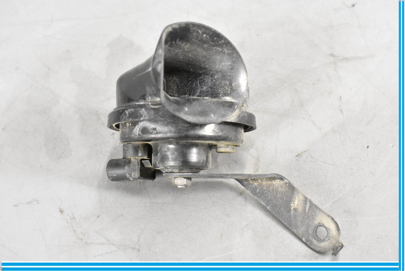 Load image into Gallery viewer, 09-15 BMW 750I 750LI F01 Front Left Driver Side High Tone Pitch Horn Signal Oem