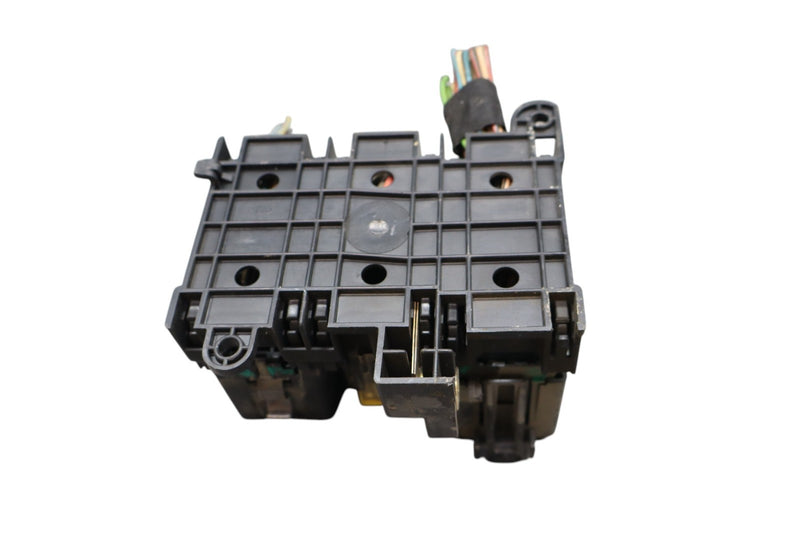 Load image into Gallery viewer, 04-08 Maserati Quattroporte M139 Rear Trunk Lid Fuse Relay Junction Box Oem