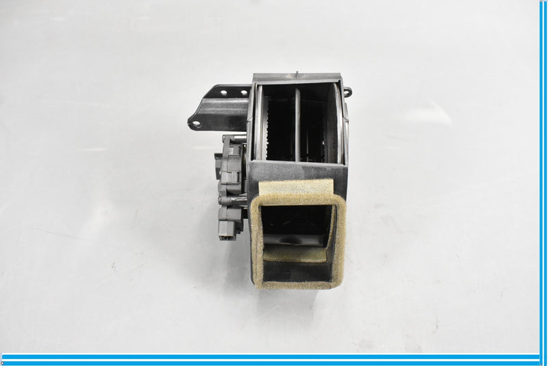 Load image into Gallery viewer, 09-12 Jaguar XF XFR X250 Left Driver Center Dash A/C Air Conditioning Vent Oem