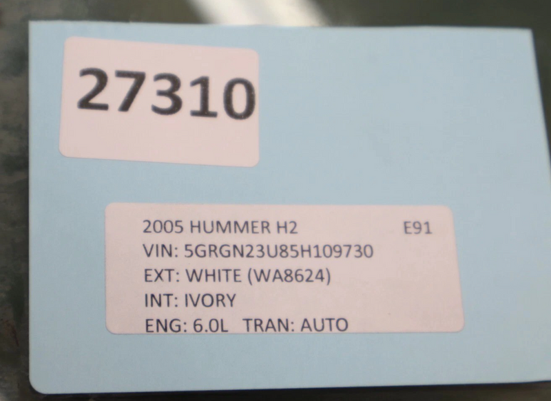 Load image into Gallery viewer, 03-09 Hummer H2 Front Left Driver Side Door Window Auto Glass 15189210 Oem