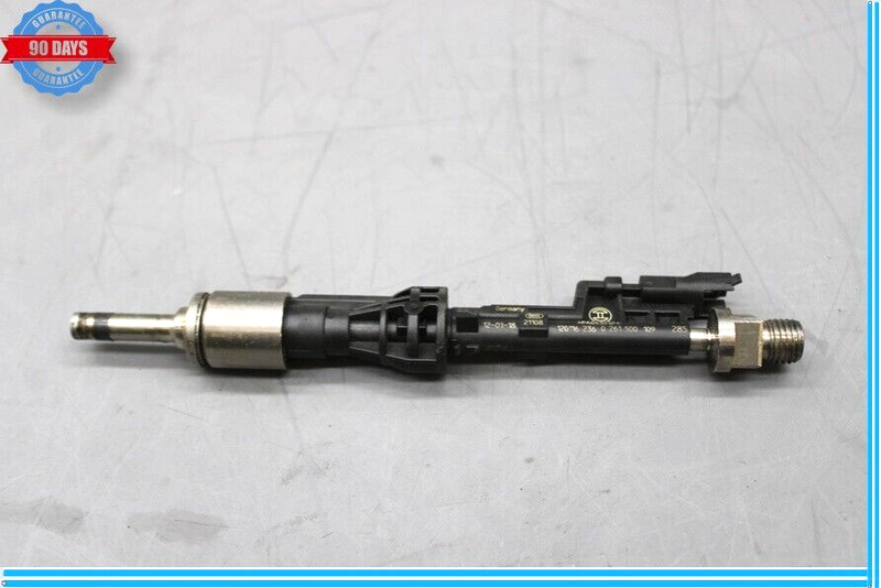 Load image into Gallery viewer, 12-18 BMW 320i 328i 528i F30 Fuel Injector 13647597870 Oem