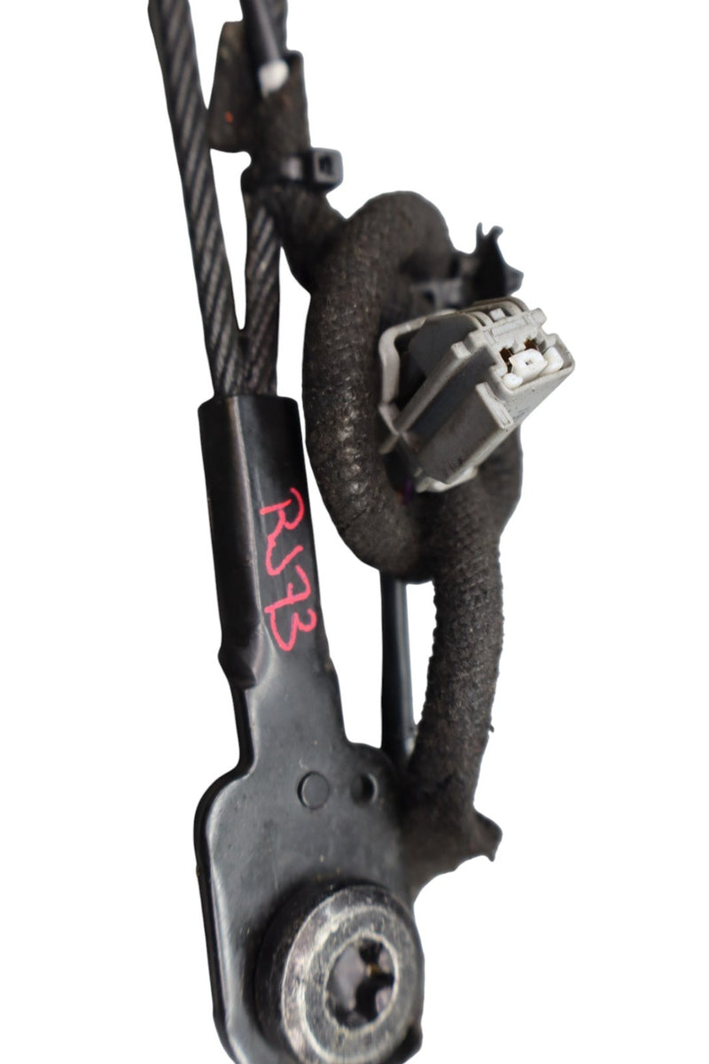 Load image into Gallery viewer, 14-22 Maserati Ghibli M157 Front Right Seatbelt Seat Belt Buckle 670016904 Oem