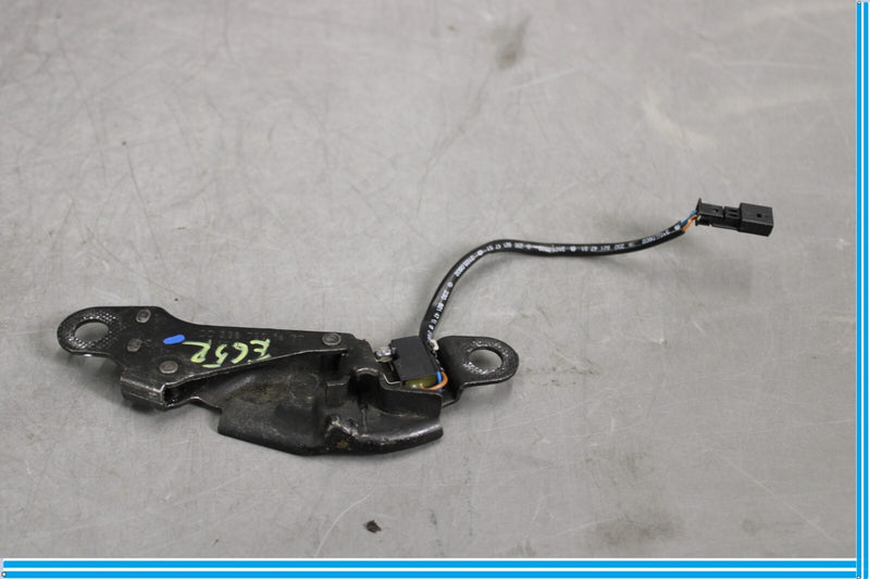 Load image into Gallery viewer, 03-12 Mercedes R230 SL550 Right Side Convertible Roof Top Latch Catch Lock Oem